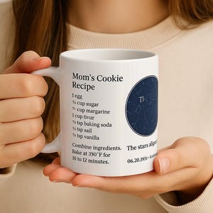 Tasse de recette de carte des étoiles personnalisée – Tasse à café personnalisée avec ciel nocturne et recette familiale, cadeau de cuisine céleste unique tasse de recette commémorative