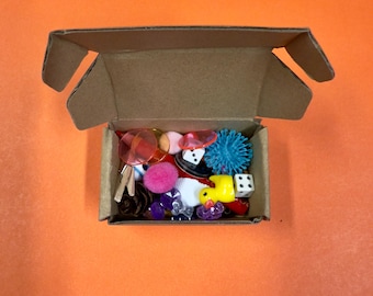 Tiny Treasures Box, Mystery Trinket Confetti Scoop, Party Favors