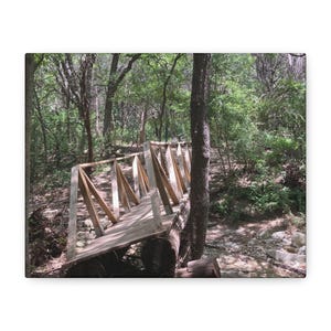 Impression sur toile Fallen Bridge : peinture de paysage, art mural
