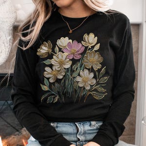 フローラルロングスリーブTシャツ：自然からインスピレーションを得たデザイン（ソフトコットンブレンド）