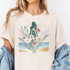 Floral Graphic Tshirt, Relaxed Summer Tee, Beach Life, Summer Vibe, Vacation Tee, Gift for Her, Boho Style, Seaside, Ocean, Tropical Apparel