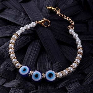 Evil Eye Pearl Bracelet | Elegant Protective Jewelry with Evil Eye Charm and Pearls