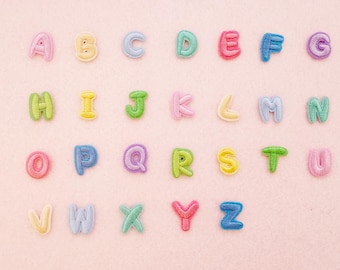 Pastell Mini Alphabet Aufnäher gestickt, A-Z Buchstaben Applikation, niedliches DIY Kleidung Tasche Hut Dekoration, personalisiertes Geschenk