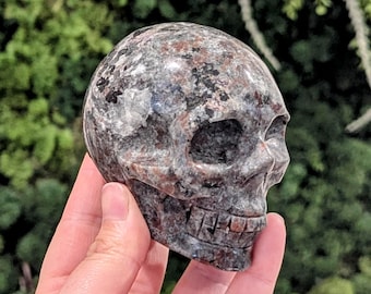 UV Reactive Yooperlite Skull Carving | Truth, Expression & Fiery Energy Under Blacklight