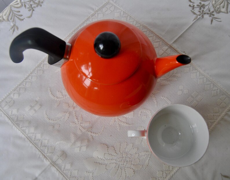 Vintage Rosenthal Tea Cup and Enameled Kettle Set, MCM Orange Kitchen Wares, 2 Piece Bundle - Dorm Room Decor bild 3