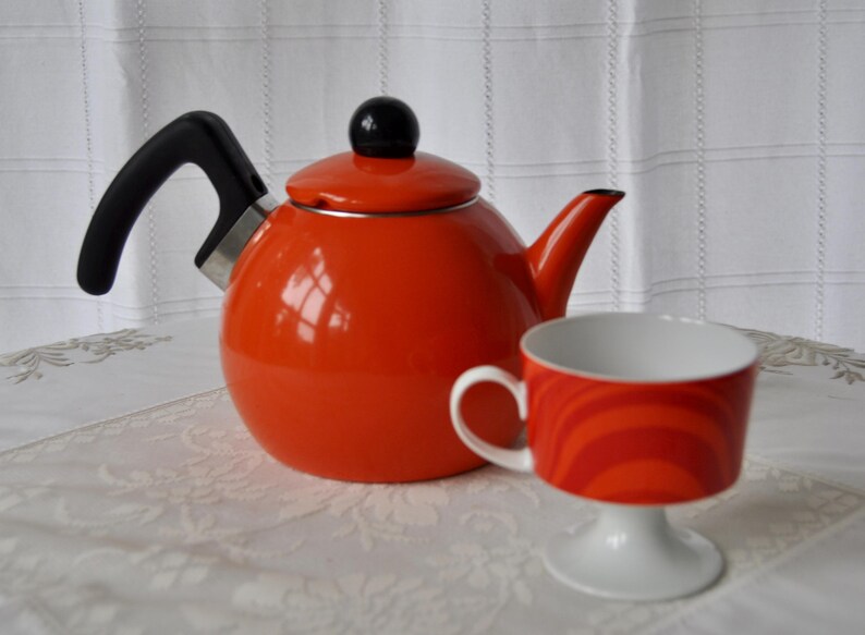 Vintage Rosenthal Tea Cup and Enameled Kettle Set, MCM Orange Kitchen Wares, 2 Piece Bundle - Dorm Room Decor bild 1
