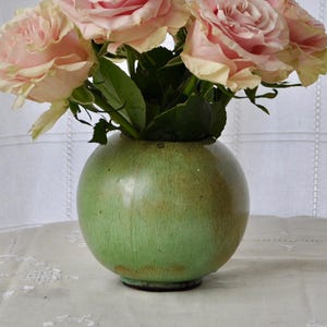 Vintage Green Pottery Globe Vase: Two Tone Soft Matte Round Rose Bowl