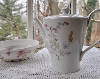 Pink Floral Vintage 8 Cup Fine China Coffee Pot Tea Pot/Haviland Porcelain Tea Pot/Botanical Illustration of Hot Pink Star Flowers - Pentas