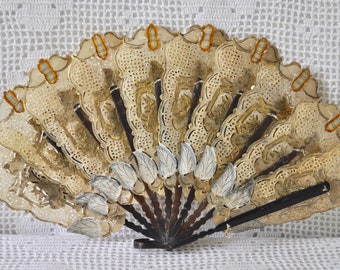 Abanico de mano antiguo holandés indonesio de piel de becerro y vitela (c. 1850): Abanico coleccionable del siglo XIX