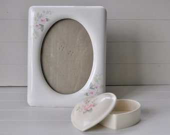 Sweet Vintage Floral Picture Frame For 4 x 6 Photo/Ceramic Oval Frame W Soft Pink Blossoms/Farmhouse Country Cottage Chic