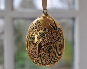 Vintage Cloisonné Enamel Egg/Gold Plated Decorative Hanging Easter Ornament/Pink and White Daffodils W Gold Background