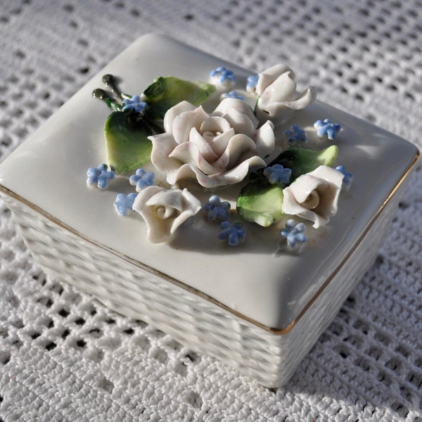 Vintage Ceramic Ring Box W Wicker Sides & White Roses w Pink Specks/Dresden Style Porcelain Trinket Box/Lined with Gold Damask/W Vtg Napkin