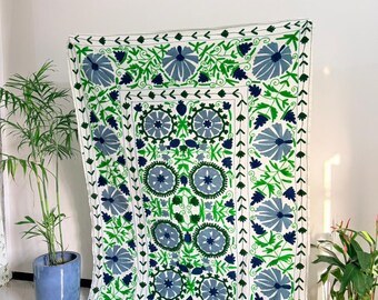 Edredón Suzani tradicional de algodón bordado a mano: un adorno bohemio artesanal para el hogar, manta reversible.