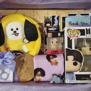 BTS Bangtan Boys Mystery Box - Niespodziewane pudełko z gadżetami Bulletproof Fanmade