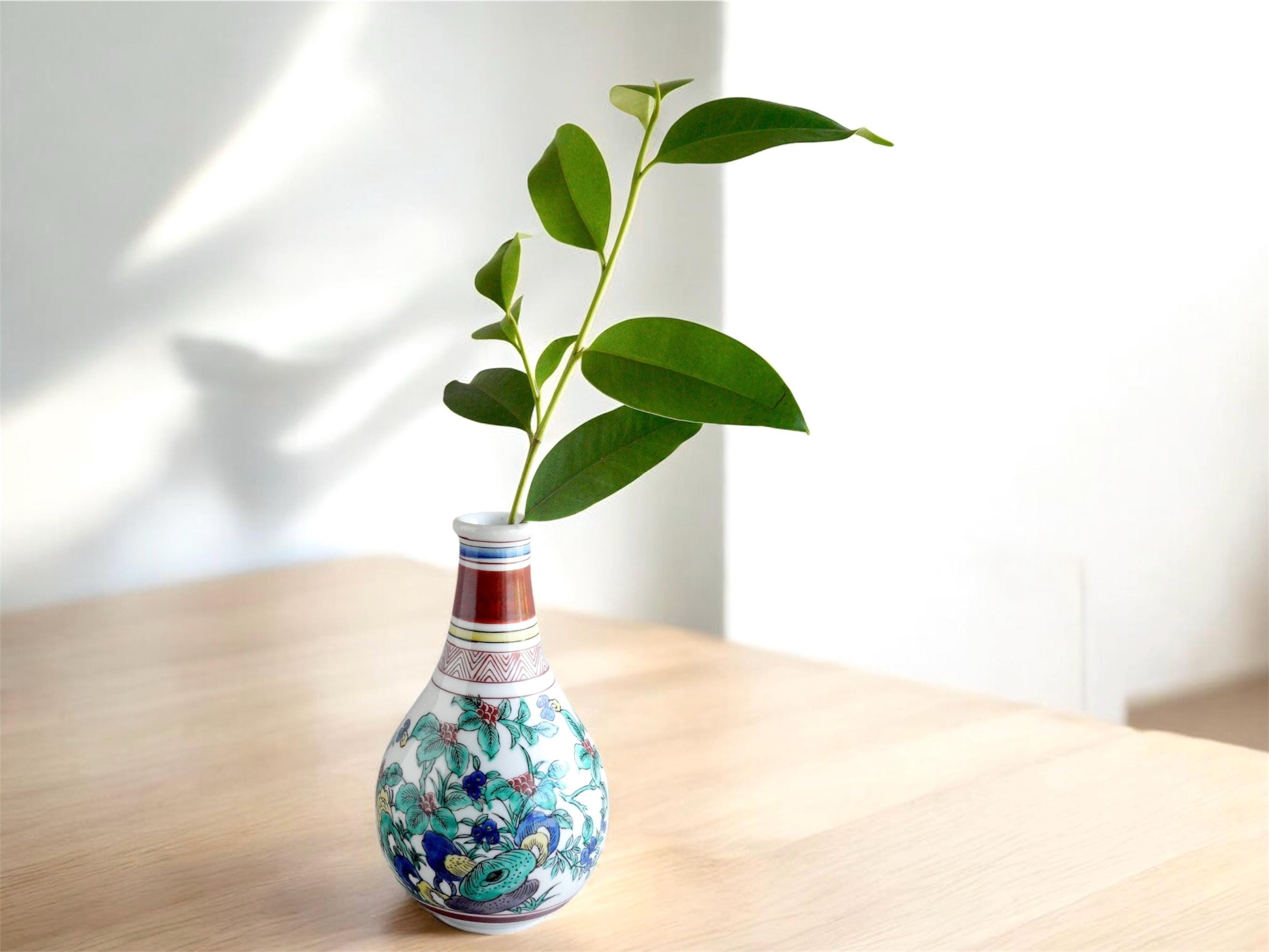 工芸品 Kutani ware vase by Takashi Kitamura Kutani Japanese Flower Vase| Trditional Japanese Pottery