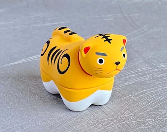 香合「秋田犬」日本製手作り陶器、茶道具、サイン入り、箱入り #S7271