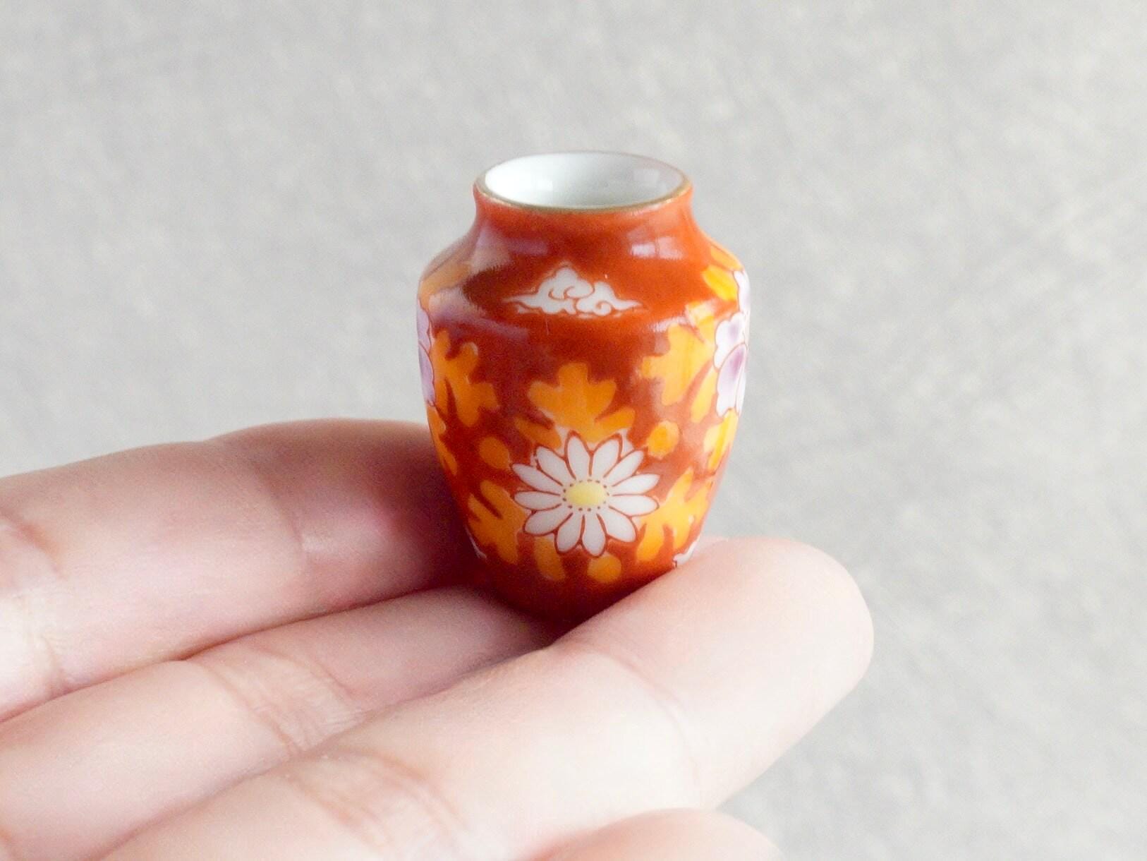 工芸品 Kutani ware vase by Takashi Kitamura Kutani ware vase by Takashi Kitamura