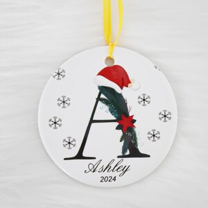 Adorno con nombre y letra personalizado, adorno familiar de alta calidad 2024, regalo de Navidad, recuerdo de adorno familiar