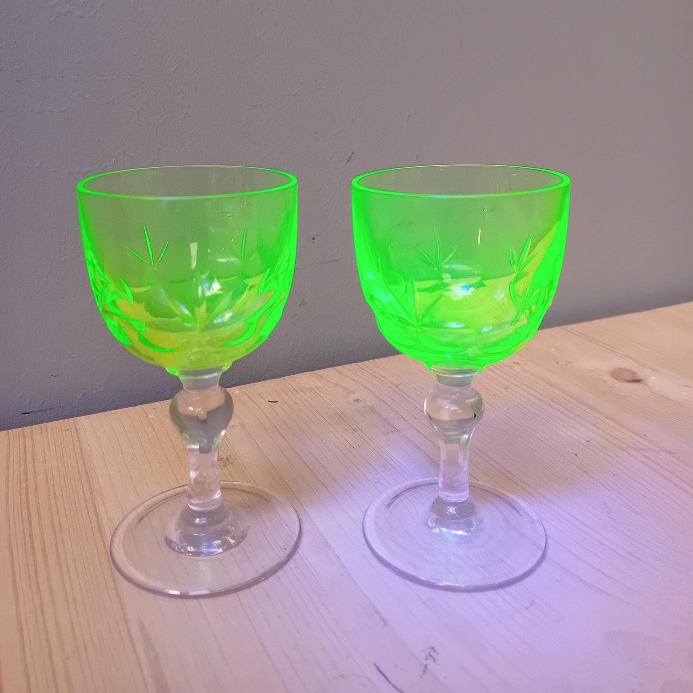 Uranium glass wine - Etsy 日本