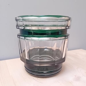 VAL ST-LAMBERT - Val Saint-Lambert lined crystal vase - Green - Circa 1950 - Belgium