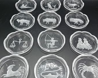 VAL ST-LAMBERT - Juego de 12 posavasos de cristal Val Saint-Lambert - Signos del zodiaco - Bélgica