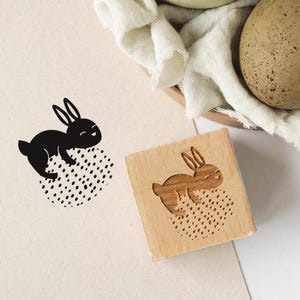Osterhase Hase mit Osterei Stempel , Frohe Ostern Stempel, Oster Geschenke DIY, Basteln Ostern, Frühling Stempel, Basteln, Ostermotiv HS109