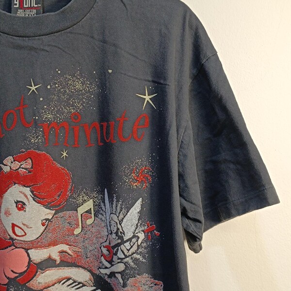 90s Vintage • Red Hot Chili Peppers T-shirt • Sun Faded • Single Stitch XL