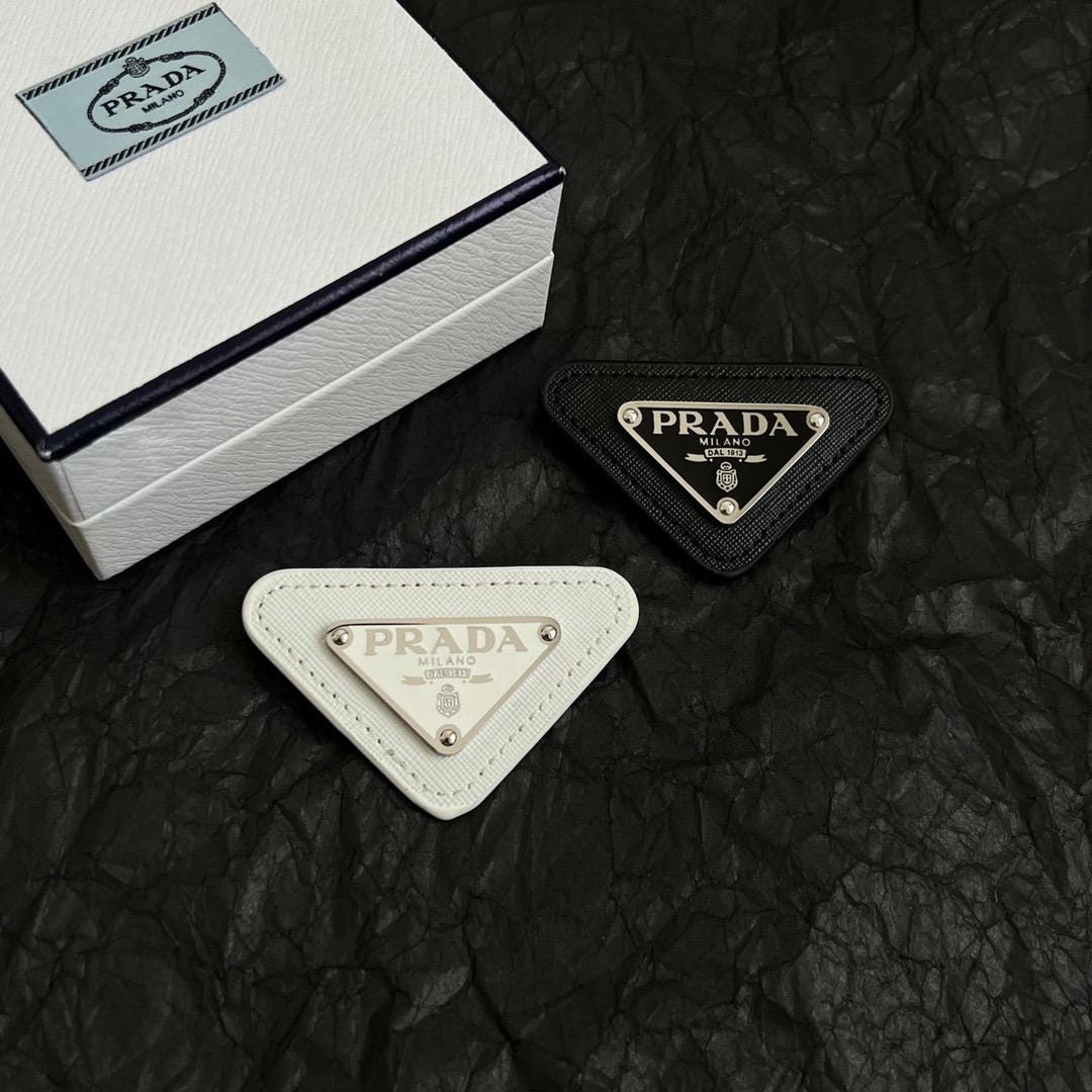 PRADA ピン org.jpg
