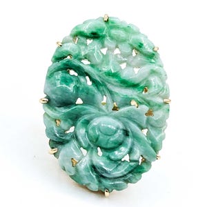 Vintage Carved Jade Floral Ring in 14k Yellow Gold- Size 7.25, Intricate Green Gemstone Design, Statement ring