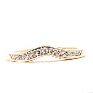 Jonc diamanté profilé en or jaune 14 carats