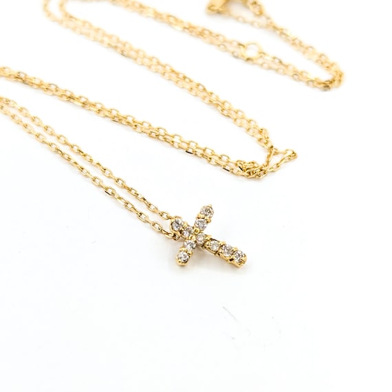 Cross Diamond Pendant in 18k Yellow Gold - image 1