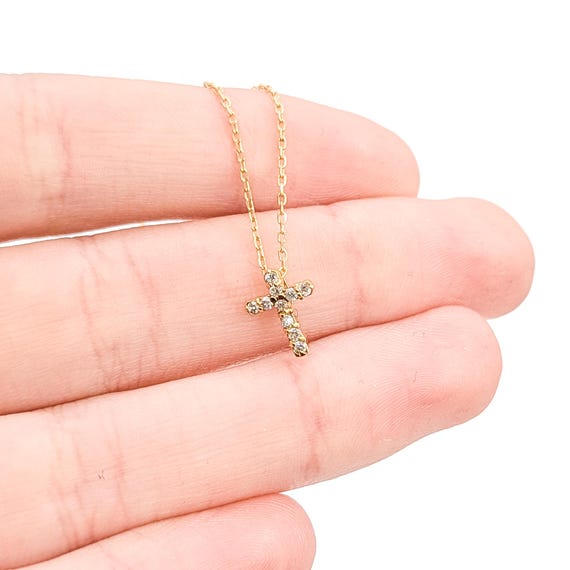 Cross Diamond Pendant in 18k Yellow Gold - image 3