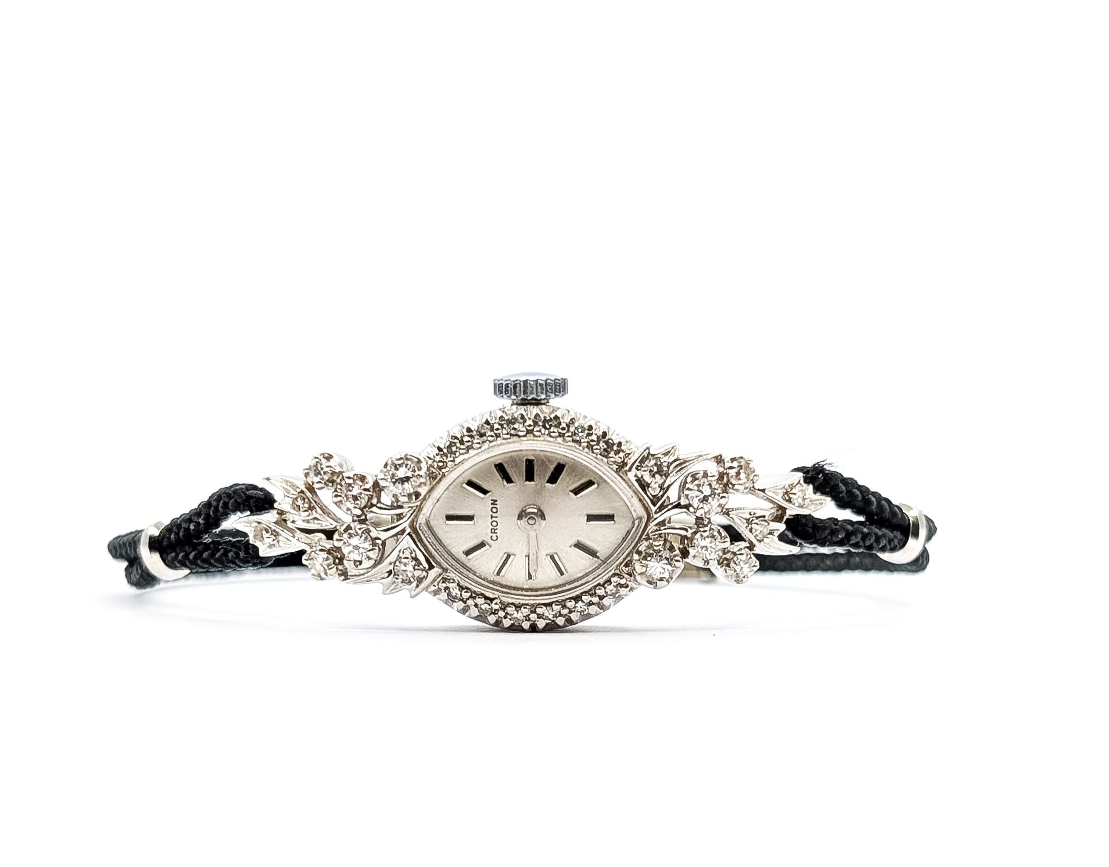 Montre Femme Croton Avec Diamants - Boîtier Fermé, Mouvement Quartz, Acier Inoxydable