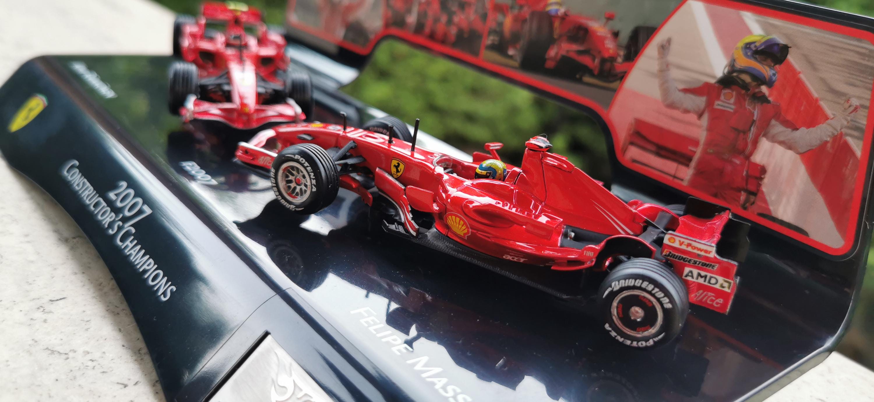中古】1/43 Ferrari F2007 CONSTRUCTORS' CHAMPIONS(2台ｾｯﾄ) [91