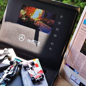 Limited Edition Lewis Hamilton Mercedes F1 Display Box – Miniature Car Models & Video Tablet