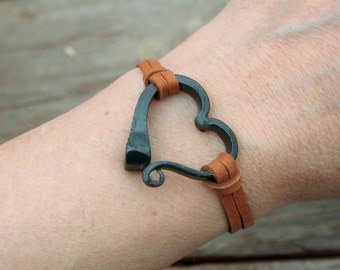 Horseshoe nail bracelet, Hand forged heart bracelet, Hand forged iron, Horse Lover Gift, Horse Shoe Nail, Horse Jewelry, Horse Shoe Bracelet