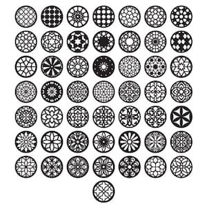 Può includere: Un set di 48 elementi di design circolari in bianco e nero. I design sono intricati e geometrici, con una varietà di motivi e forme.