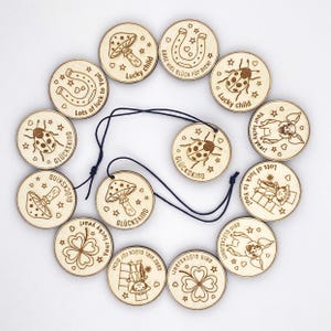 Laser Datei svg Glücksbringer Holz Geschenk Geburtstag Anhänger Prüfung Glückwunsch Lasercut dxf Magnete Geschenkanhänger Laserdatei