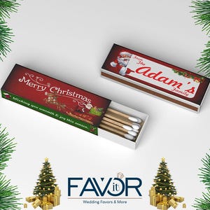 以下が含まれることがあります： クリスマスをテーマにした2つのマッチ箱。1つは「Merry Christmas」とサンタとトナカイのデザイン。もう1つは「From The Adam's Family」とサンタのイラスト。各箱には、白い先端の木製マッチが入っています。