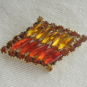 Juliana D and E Brooch in Orange and Yellow / Verified Delizza and Elster Pin / Vintage Rhinestone Pin / Gold and Orange / Autumn Jewelry
