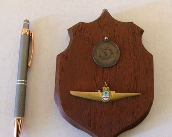 Military Plaque Vintage Tenax Silens Aggressus Medal And Ship Figure  WW2 USS Lamprey SS 372 Argentine Navy