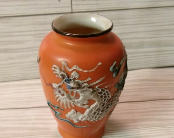 Vase Dragonware Moriage Shofu Porcelain Japan Vintage Gd Condition Year Of The Dragon 4 X About 2.5 In