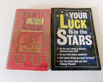 2 libros astrológicos Vintage en rústica Astrología elemental china/Tu suerte está en las estrellas Buena/Condición justa tiene desgaste Por favor C Descripción