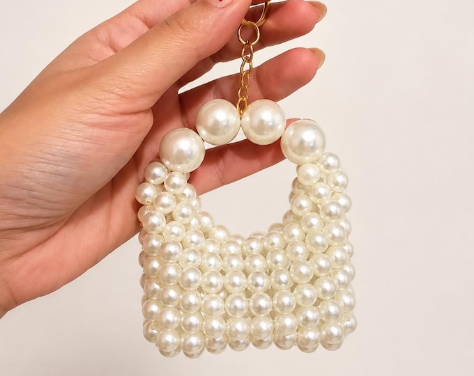 Handmade Pearl Beaded Mini Wallet Keychain, Ivory Bag Charm, Bridal Gift