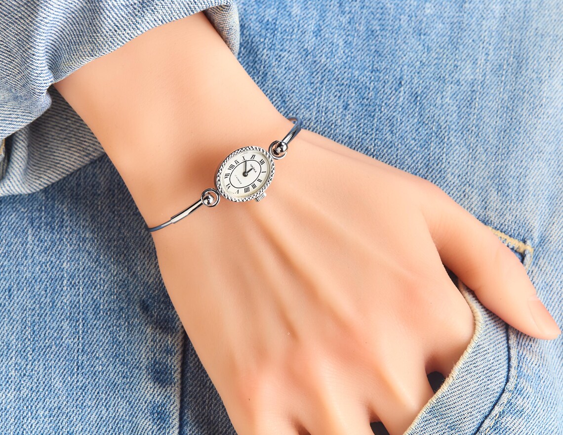 Mechanical 17 Jewels Small Cocktail Watch Vintage Chaika, photo 1 of 5