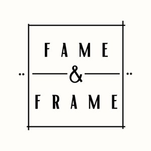 以下が含まれることがあります： 正方形のフレームの中に「FAME & FRAME」というテキストが入った白黒のグラフィックデザインです。