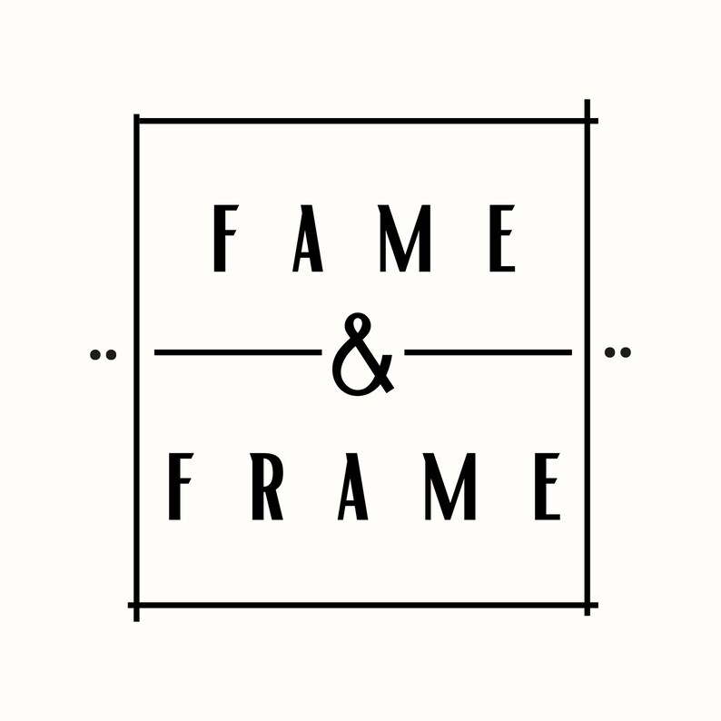 以下が含まれることがあります： 正方形のフレームの中に「FAME & FRAME」というテキストが入った白黒のグラフィックデザインです。