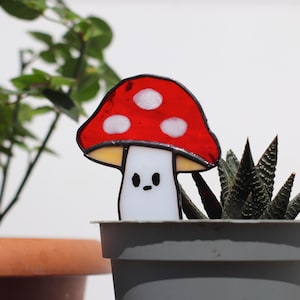 Stained Glass Mushroom Suncatcher Plant Stake – Unique Whimsical Toadstool Glass Art – Handmade Pot Decor – Cute Cottagecore Gift