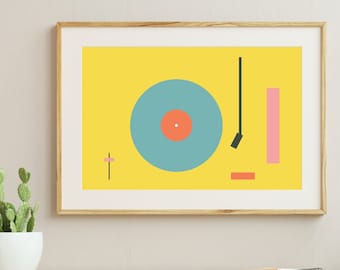 Könnte beinhalten: Ein gerahmter Druck mit gelbem Hintergrund und abstrakten geometrischen Formen in Schwarz, Rosa, Orange und Blau. Die Formen ähneln einem Plattenspieler mit einer Schallplatte, einer Nadel und einem Schieberegler.