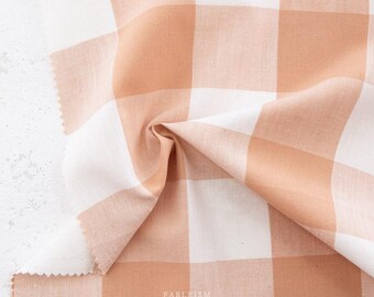 Großes Camp Gingham in Merit Pink von Fableism Fabric verkauft per 1/2 Meter Süßer Karostoff aus 100% Baumwolle für Quilting, Kleidung und mehr